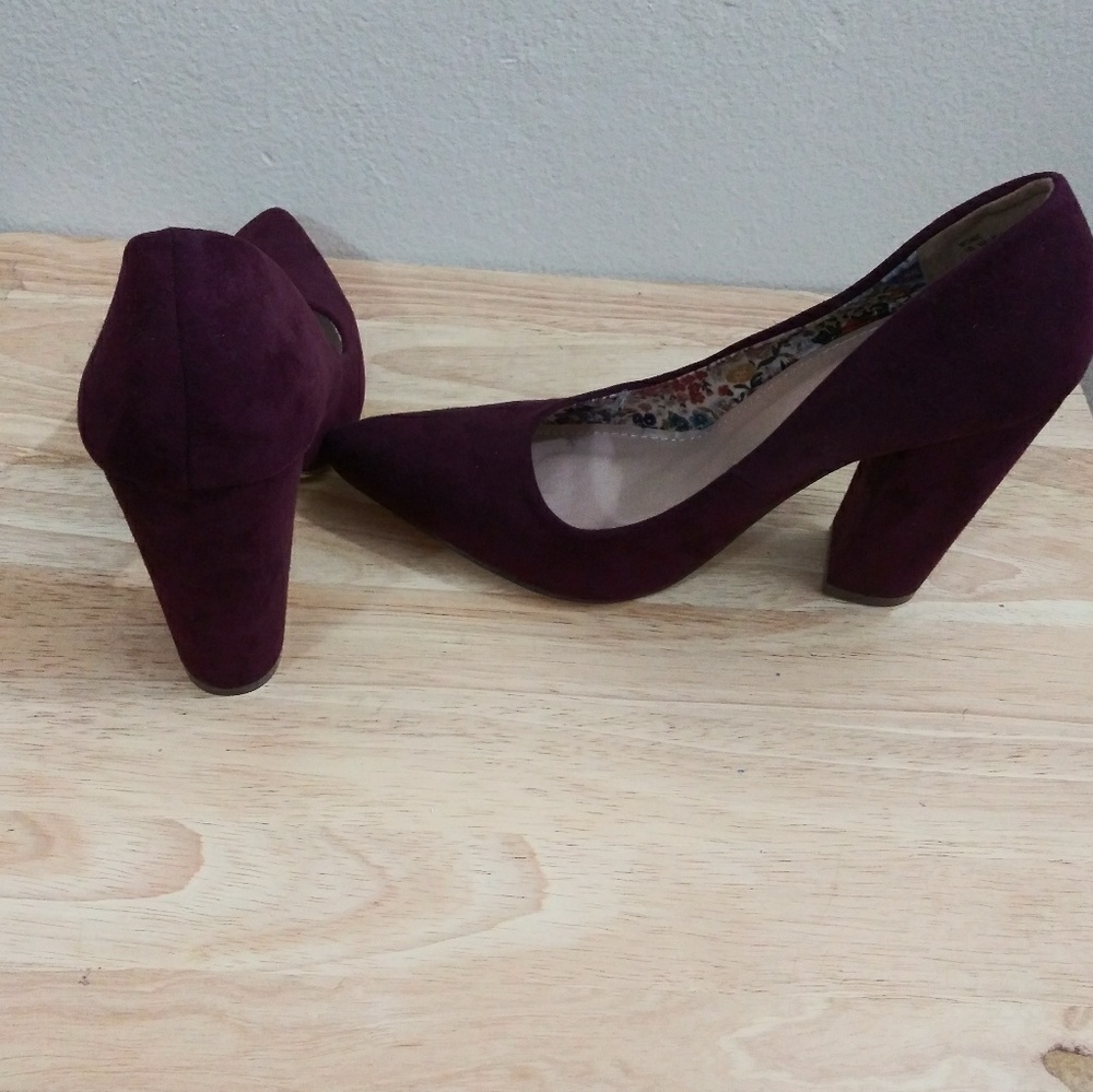 JustFab Shoe - Picture 3 of 4
